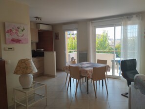 Interior - Bel Appartement au Calme Dans un Parc 12mn à Pied de la Plage (Saint-Raphaël)