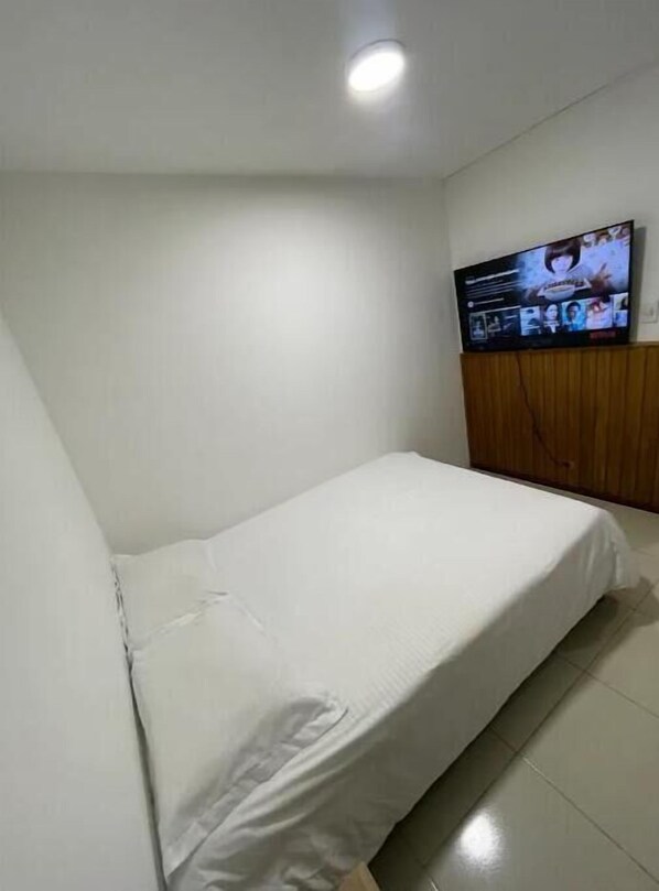 4 bedrooms, WiFi, bed sheets