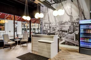 Lobby - New Bedford Harbor Hotel (New Bedford)