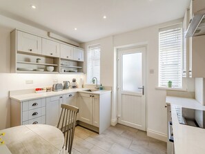 Dishwasher - Quaint Yorkshire retreat, perfect for couples, friends, or small families. (Harrogate)
