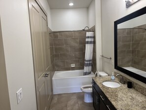 Bathroom - Cozy and friendly one bedroom apartment on westheimer  (Houston)