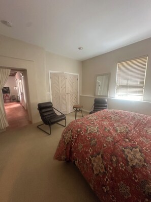 2 bedrooms, iron/ironing board, bed sheets