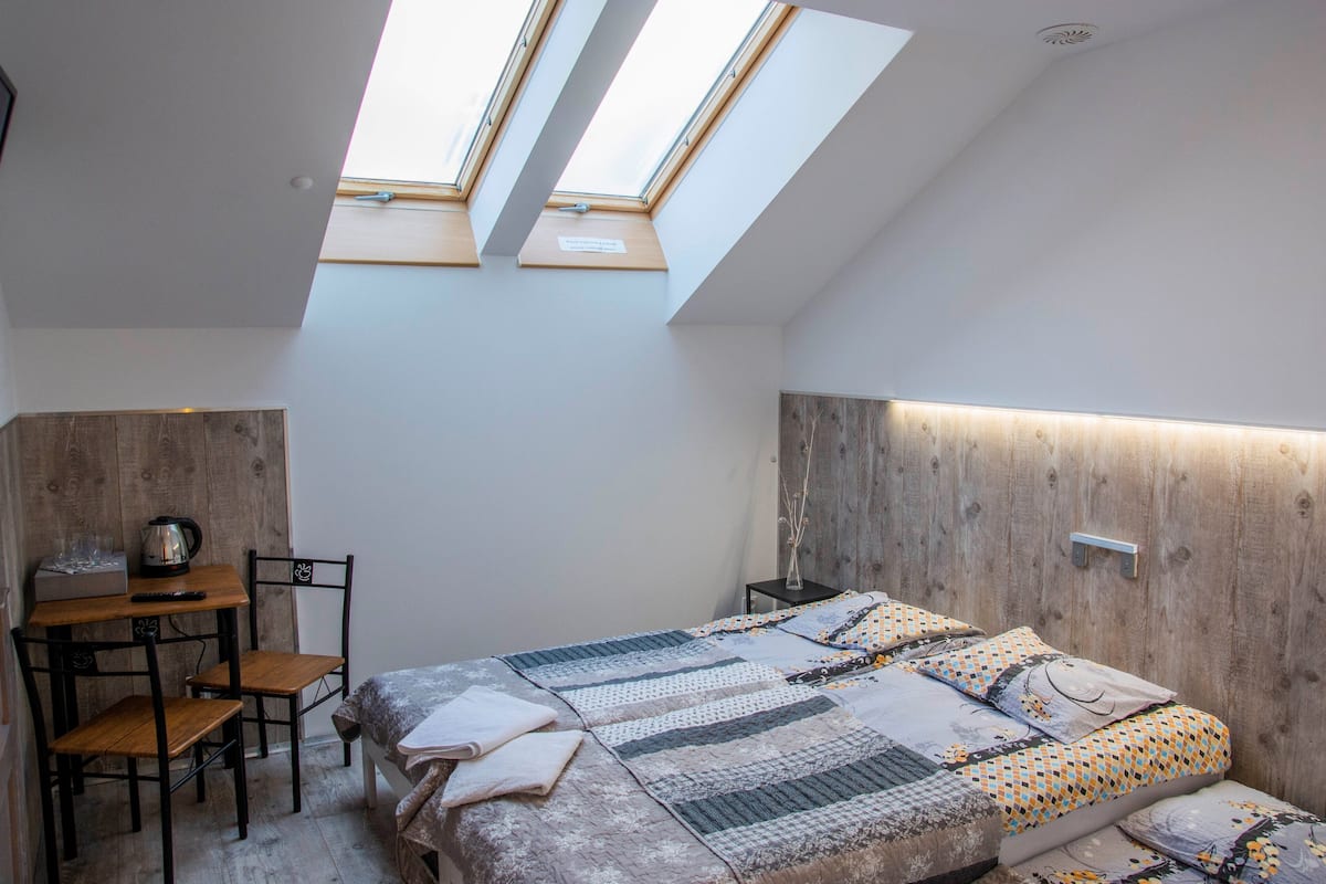 Economy Double Room | Individually furnished, laptop workspace, blackout drapes