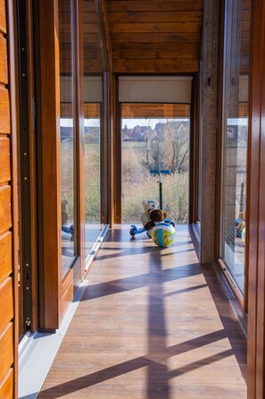 Studio Familial | Ameublement personnalisé, espace de travail pour ordinateur portable