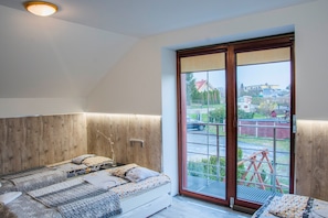 Economy Triple Room