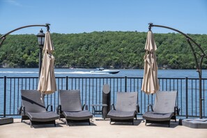 Terrace/patio - The Lighthouse - Amazing 7,000 SF Home - Private Heated Pool & Golf Course (Osage Beach)