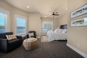 6 bedrooms, in-room safe, iron/ironing board, free WiFi - The Lighthouse - Amazing 7,000 SF Home - Private Heated Pool & Golf Course (Osage Beach)