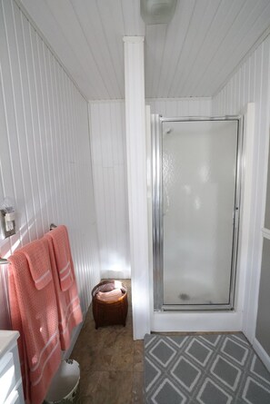 Doccia, asciugacapelli, asciugamani