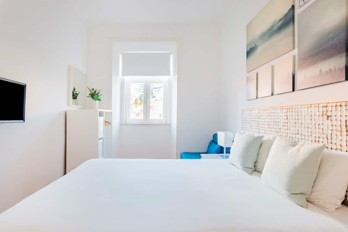 Basic Double Room, Shared Bathroom