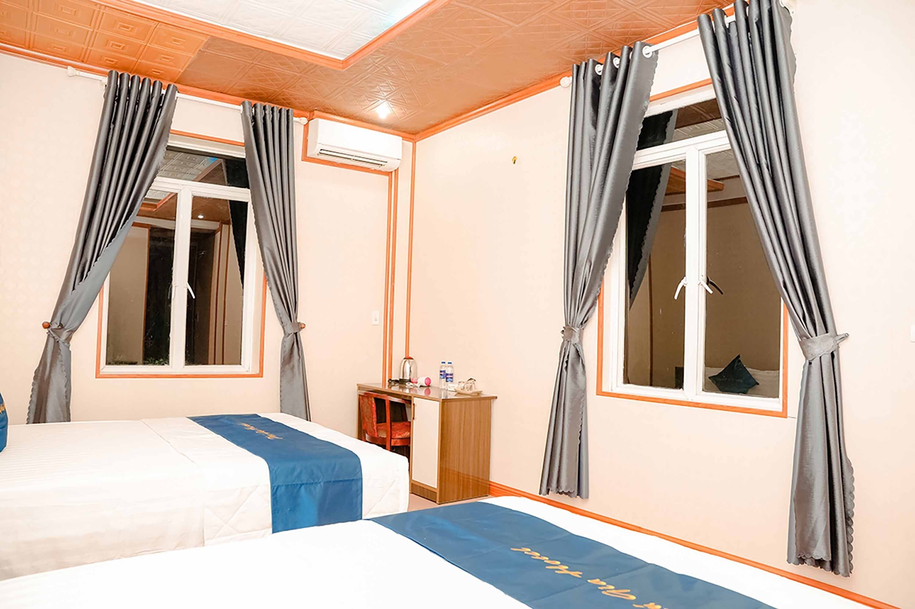 Family Room | Hypo-allergenic bedding, Select Comfort beds, desk, laptop workspace