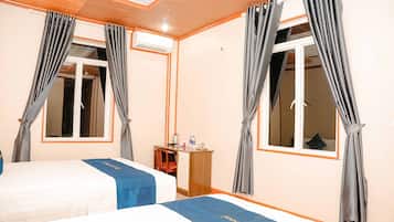 Family Room | Hypo-allergenic bedding, Select Comfort beds, desk, laptop workspace