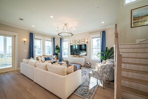 Smart TV, table tennis