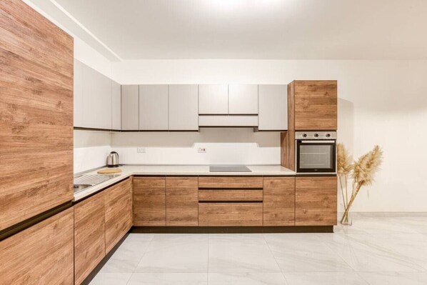 Refrigerador, horno, parrilla de estufa y periquera 