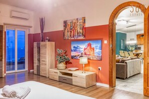 3 Schlafzimmer, Schreibtisch, Bügeleisen/Bügelbrett, Reisekinderbett