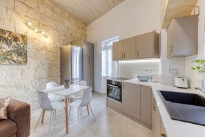 Fridge, microwave, oven, stovetop - Charming + Modern 1BR House in Historic Zebbug (Ħaż-Żebbuġ)
