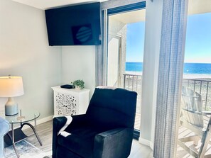 TV - NEWLY RENOVATED 3 Bedroom CORNER unit on the 4th Floor With Gulf Views! (Orange Beach)