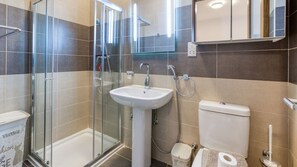 Haartrockner, Seife, Toilettenpapier