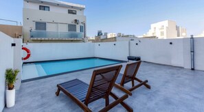 حمام سباحة