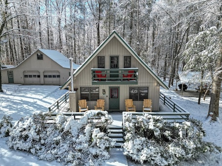 Exterior. Cabin in the Smokies, 30-mins away from Gatlinburg & Pigeon Forge- Pet friendly