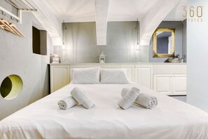 1 chambre, bureau, fer et planche Ă repasser, Wi-Fi