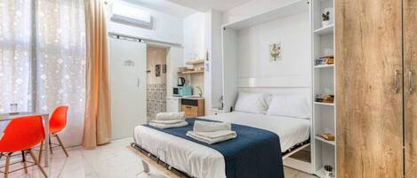 1 bedroom, desk, iron/ironing board, WiFi