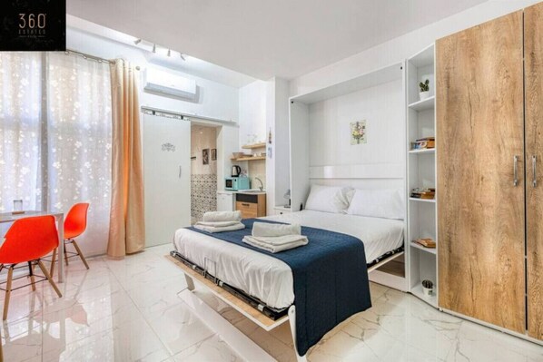 1 bedroom, desk, iron/ironing board, WiFi