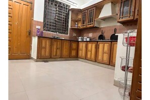 Private kitchen - Cozy Comfort: A Perfect Getaway, E-11/4 Islamabad (Islamabad)