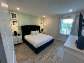 4 bedrooms, bed sheets