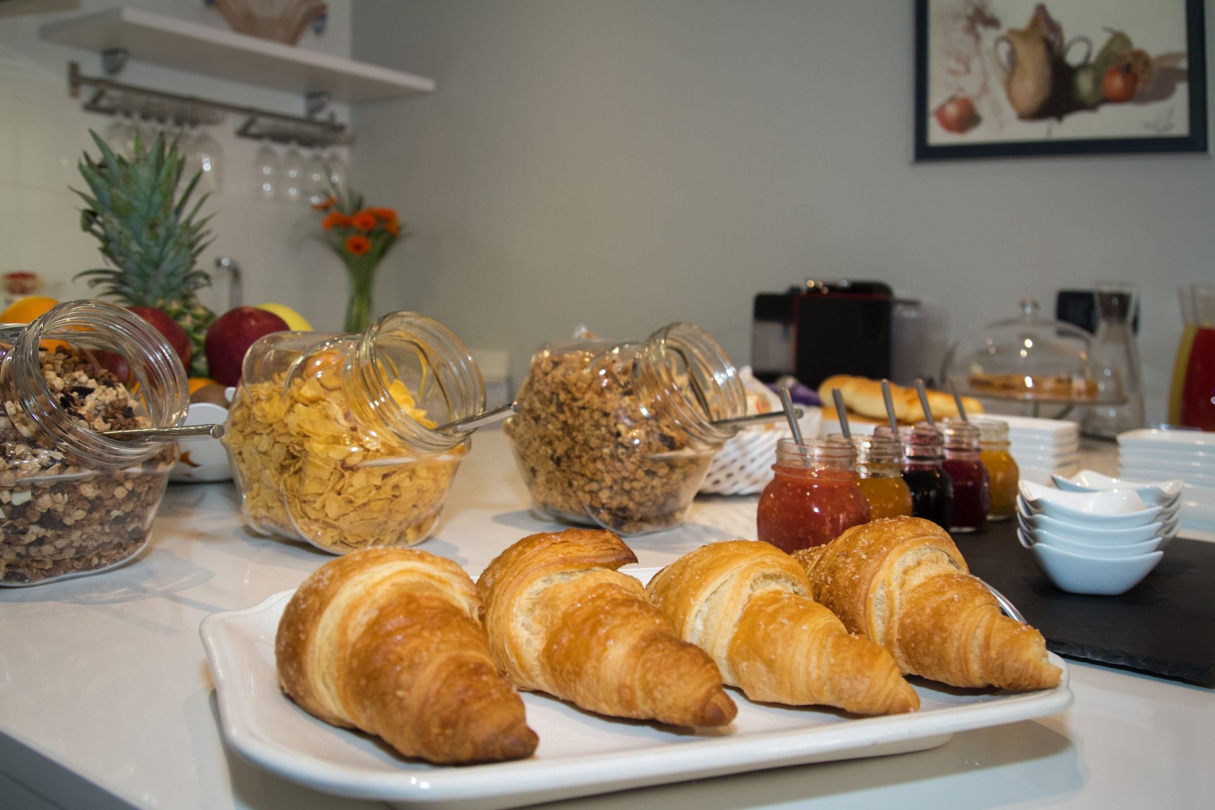 Tägliches Frühstücksbuffet (5 EUR pro Person)