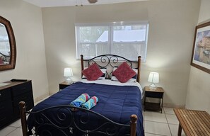 3 slaapkamers, een bureau, een strijkplank/strijkijzer, gratis wifi