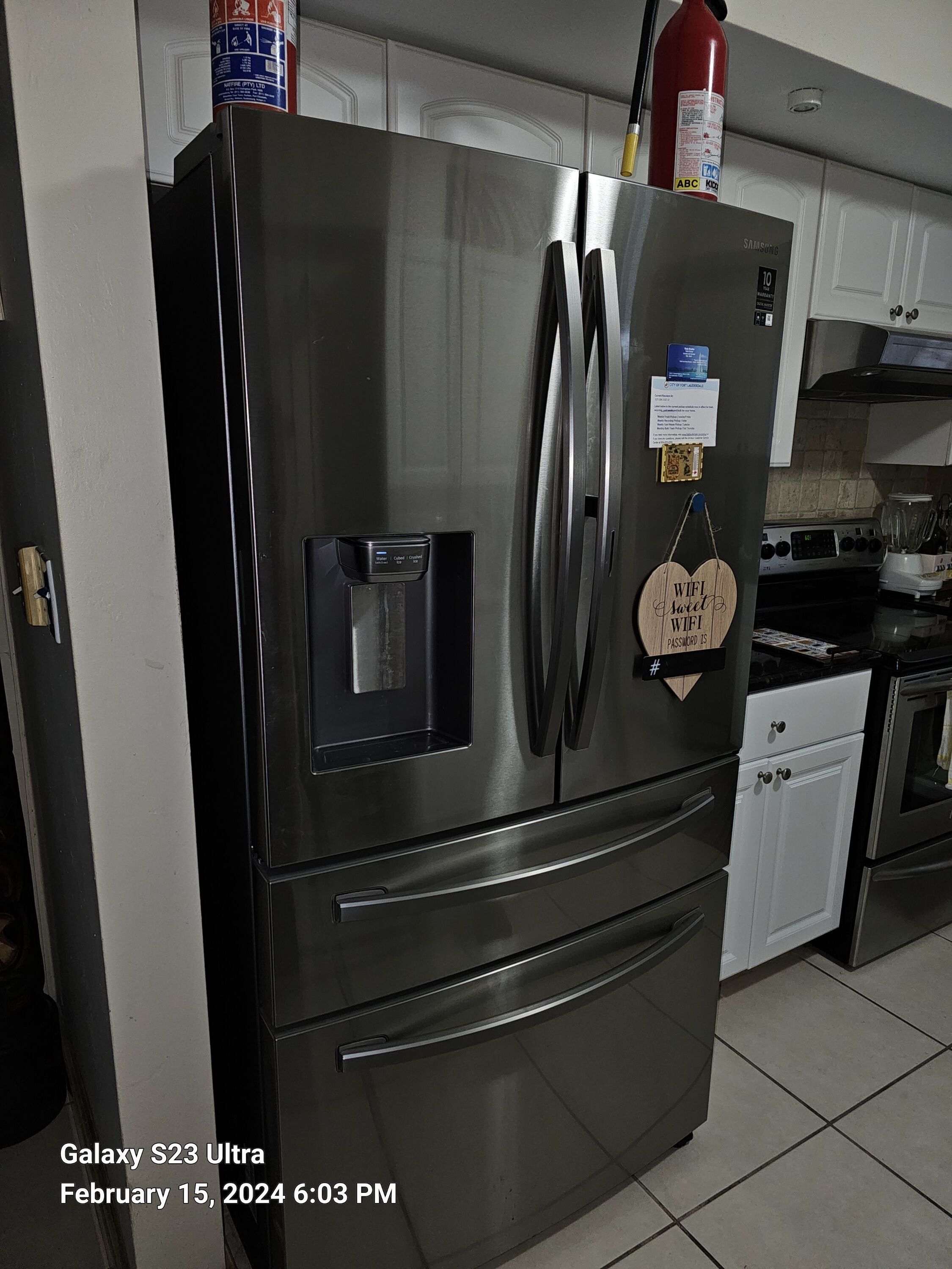 冰箱、微波炉、烤箱、炉灶