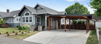 The Modern Manor | Grason Properties