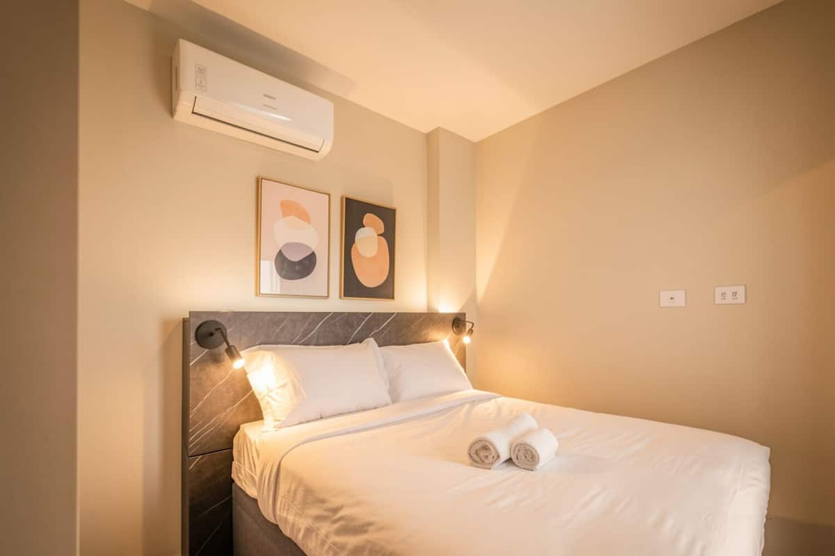 Classic Apartment, Balcony | Free WiFi