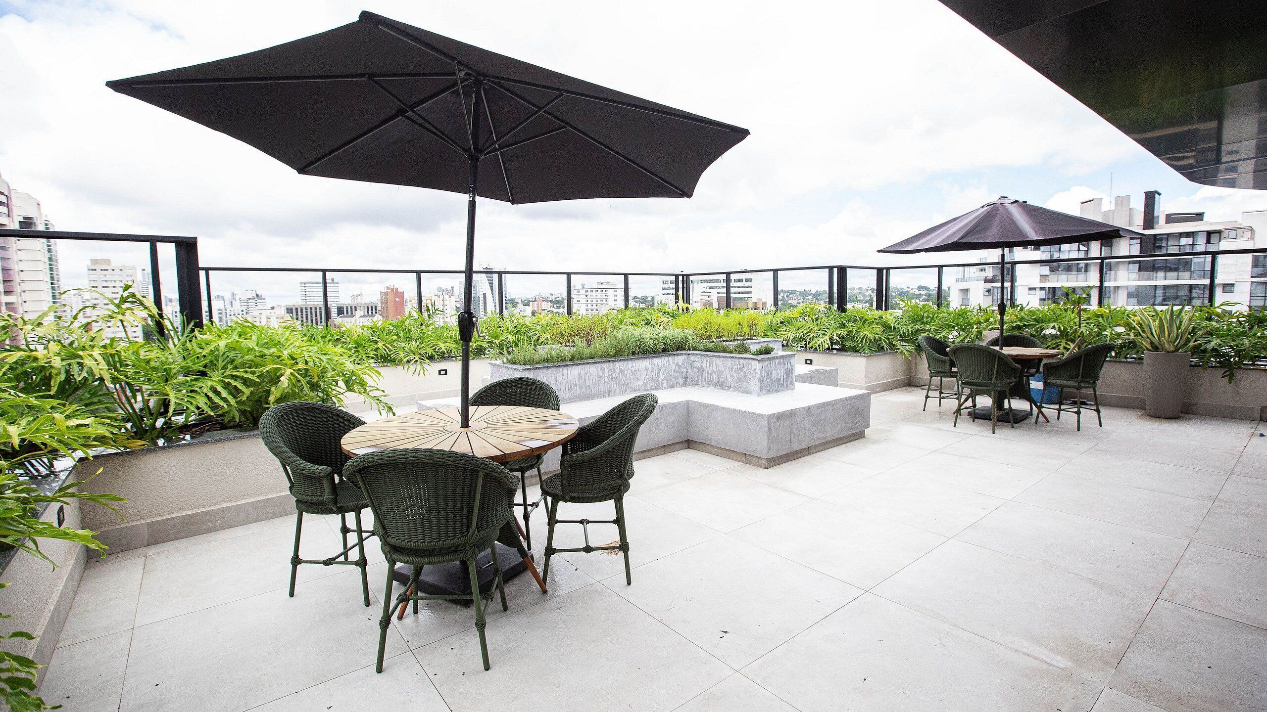 屋外ダイニングエリア