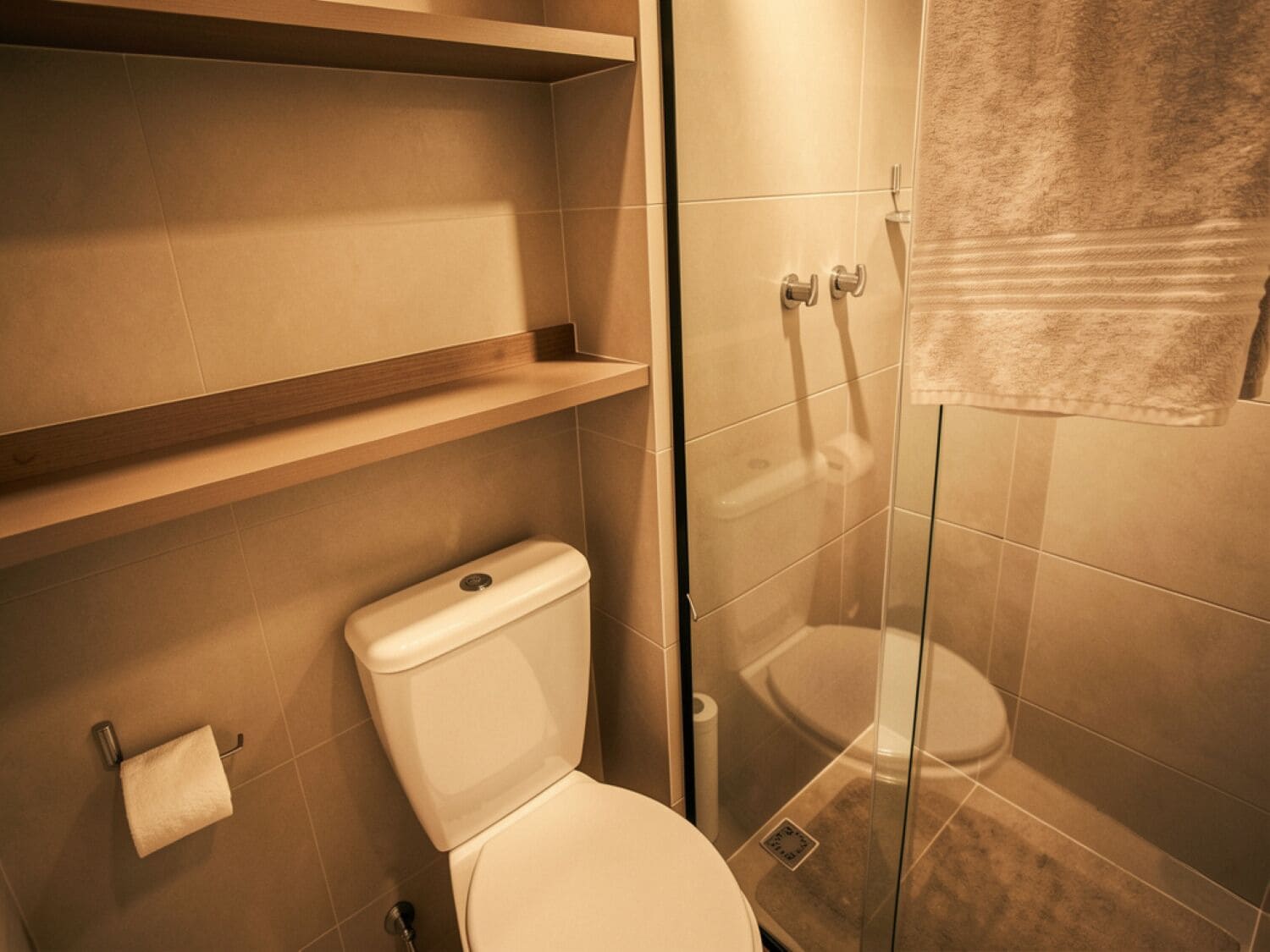 Estudio | Baño | Ducha y cabezal de ducha tipo lluvia