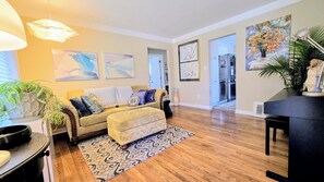 Smart TV, libri, impianto stereo