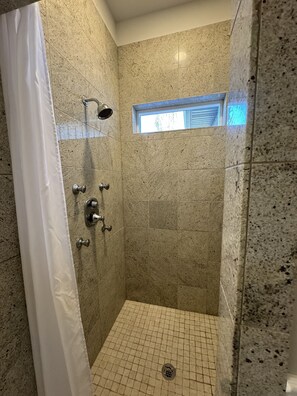 Hair dryer, towels - Idaho Falls 6bed4bath Exquisite Home (Idaho Falls)