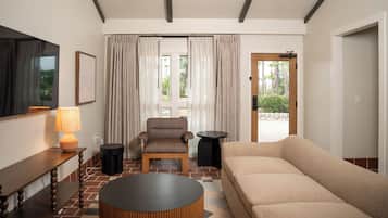 Suite, 1 cama de matrimonio grande (Hillside Soaking ADULTS ONLY) | Zona de estar