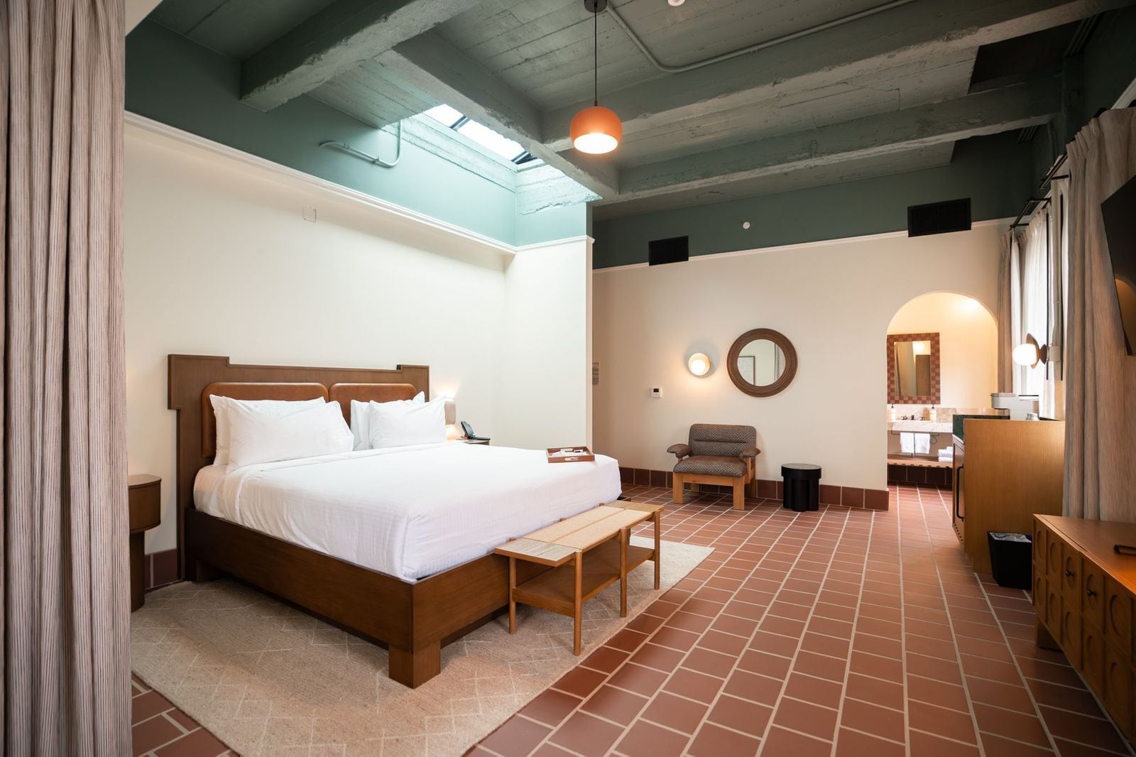 Suite, 1 King Bed with Sofa bed (Stone) | In-room safe, iron/ironing board, free cribs/infant beds, free WiFi
