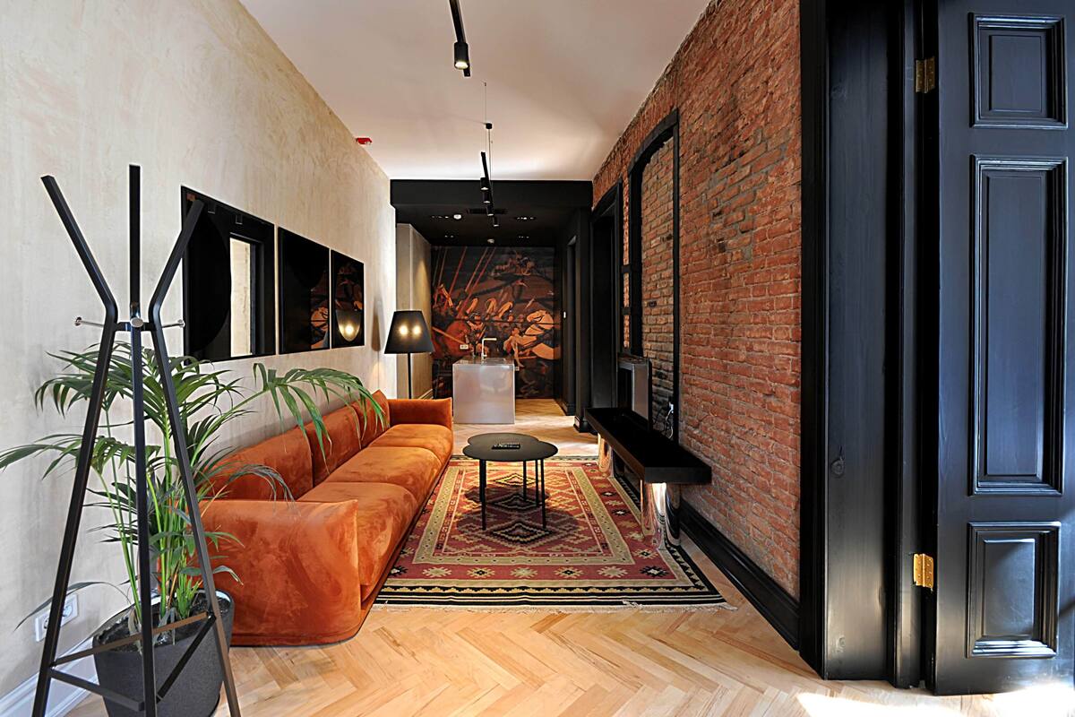 Grand Suite | Living area | Flat-screen TV