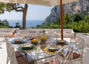 Outdoor dining - Villa Borboleta by Elite Villas (Capri)