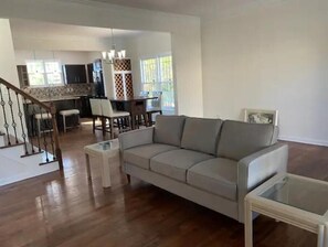 Smart-tv och eldstad