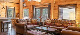 5-Bedroom Log House in Lake Placid