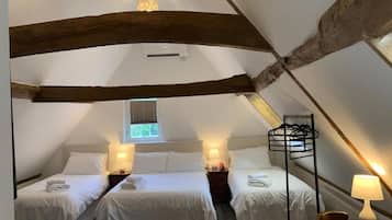 Phòng dành cho gia đình (Room 5)