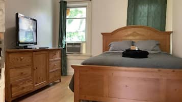 3 habitaciones, escritorio, tabla de planchar con plancha y wifi