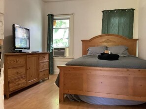 3 Schlafzimmer, Schreibtisch, Bügeleisen/Bügelbrett, WLAN