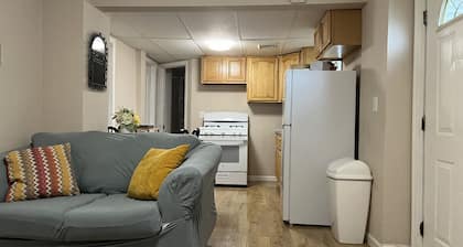 Cozy Apt near BU Lourdes & UHS