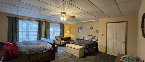 1 bedroom, desk, iron/ironing board, WiFi