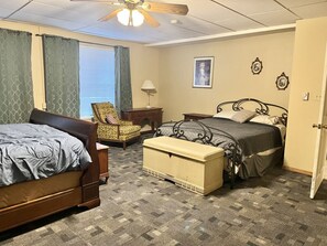 1 bedroom, desk, iron/ironing board, WiFi