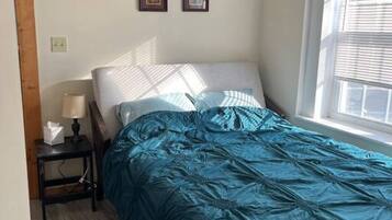 1 bedroom, desk, iron/ironing board, WiFi